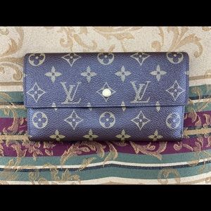 Authentic Louis Vuitton International Wallet